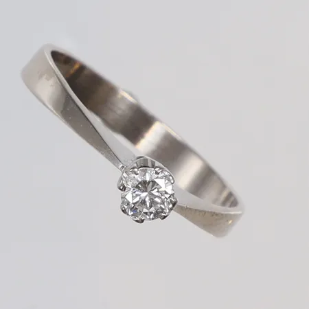 Ring i vitguld med diamant 1xca0,22ct TW/P stl 18½ bredd 3-4mm, GK (Ge-Kå Rolf Kaplan Ab) Stockholm 1975, 18K Vikt: 3 g