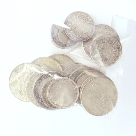 Svenska silvermynt 80% bruttovikt 76g , nettovikt 76g 40% bruttovikt 187g, nettovikt 74g totalvikt 263gr 