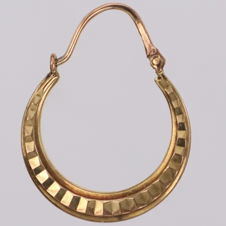 Örhänge, längd 23mm, bredd 2,2mm, udda, 8K Vikt: 0,8 g