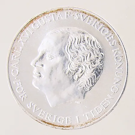Minnesmynt, Ø34mm, Sveriges Konung Carl XVI Gustaf, För Sverige i tiden, ändrad successionsordning, år 1980, nominellt värde 200kr, plastetui, silver 925/1000 Vikt: 27 g