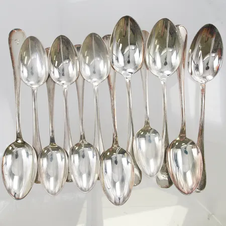 12 Skedar, 18-20,5cm, modell: Svensk Rund, gravyr, 830/1000 silver, 565,9g.