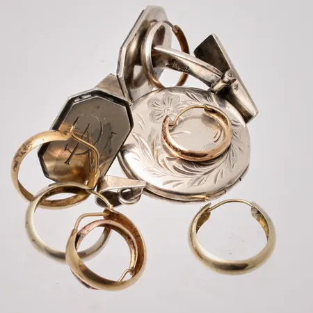 Diverse defekt silver, 830/1000, vikt 23,72g.