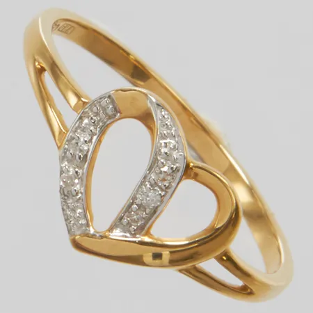 Ring hjärta diamanter 5 x ca 0,005ct, stl 17½, bredd 1,5-8,5mm, GHA, 18K Vikt: 1,5 g