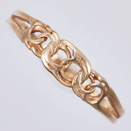 Ring Bismarck, stl: 16 ¾, bredd ca 1-4mm, 18K Vikt: 0,9 g