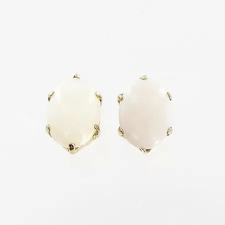 Ett par örhängen, vit sten, 8x6mm, 14K.   Vikt: 1,3 g