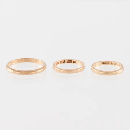 Ringar 3 st med gravyrer, 18k. Vikt: 11,5 g