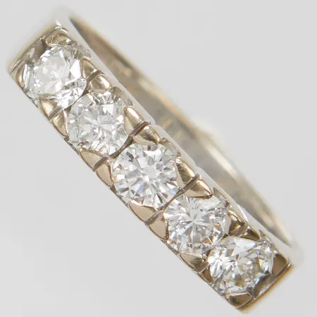 Alliansring med 5 diamanter 1,00ctv enligt gravyr, ca.W(H)/SI-P, Ø18¼, bredd: 4,1-4,3mm, personlig gravyr, svenska stämplar, vitguld, 18K Vikt: 5,9 g