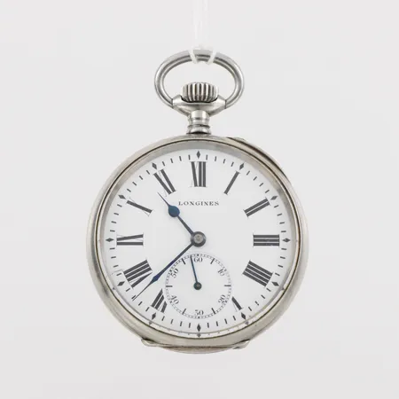 Fickur Longines, diameter ca 5 cm,tickar igång men ej funktionstestad,vitmetall.