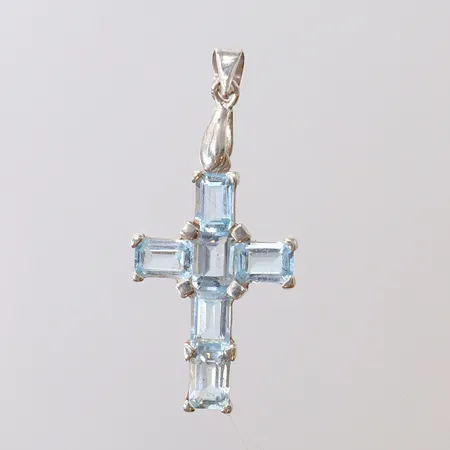 Hänge kors med blå stenar, ca 39x17mm inkl ögla. 925/1000 silver Vikt: 3,4 g