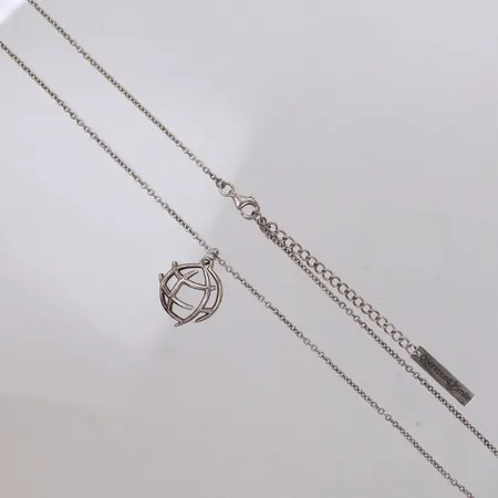 Kedja med hänge, längd 46,5cm, bredd 1,6mm, hängets mått 22,6x16,7mm, silver 925/1000 Vikt: 5,2 g