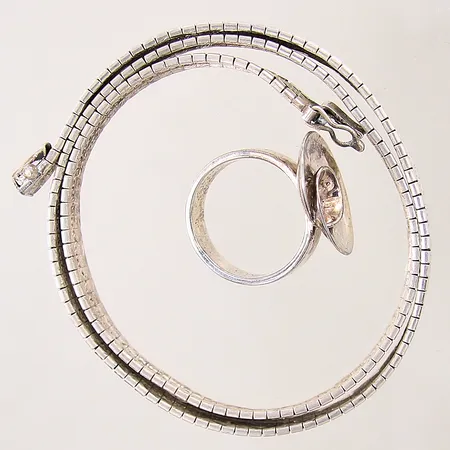 Silversmycken, bucklor, skevheter, silver 830-925/1000 Vikt: 33,8 g