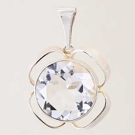 Hänge blomma med bergkristall, ca 28x28mm, Åbo, Finland, smärre slitage, silver 925/1000 Vikt: 12,5 g