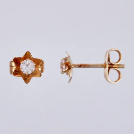 Ett par örhängen Ø 5mm, med vita stenar, 18K Vikt: 0,5 g