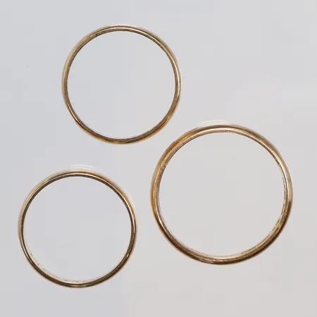 Släta ringar, gravyr, 18K Vikt: 11,2 g