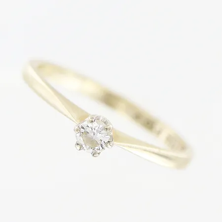 Ring, diamant 0,11ct enligt gravyr, stl 16¼, bredd 1,5-3,5mm, vitguld, 18K Vikt: 1,9 g