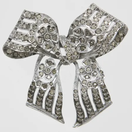 Brosch med markasiter, 46x46,3mm, några stenar saknas, stämplad 935, silver, 935/1000 Vikt: 16,5 g