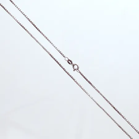 Kedja Venezia, längd 80cm, bredd 1,3mm, defekt ojämnt, silver 835/1000 Vikt: 7 g