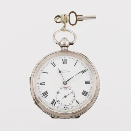 Fickur Harris Stone Leeds, trådspricka på urtavlan, diameter ca 5 cm, nyckeldrag, ej funktionstestad,silver.