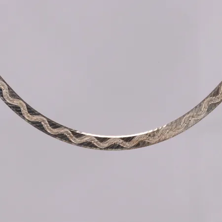 Collier, halvstel, 42cm, bredd 4mm, 925/1000 silver Vikt: 9,1 g