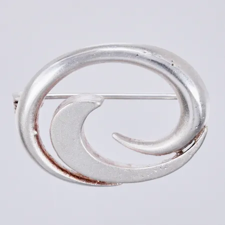 Brosch, länd ca 2cm, bredd ca 26mm, 830/1000 silver  Vikt: 4,3 g