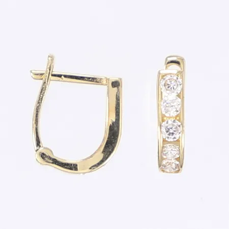 Ett par örhängen med vita stenar, 10x11mm, 14K  Vikt: 1,5 g