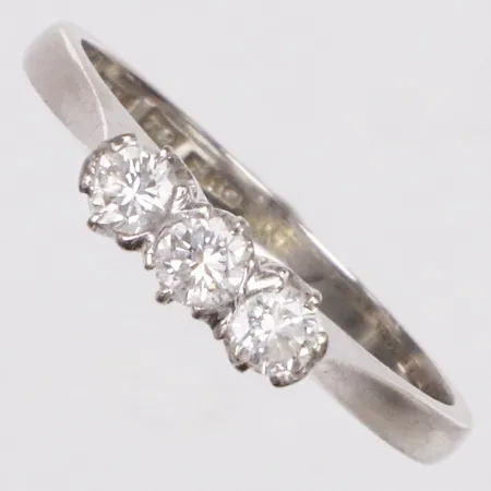 Ring, diamanter 0,31ct enligt gravyr, stl 17, bredd 1,9-4mm, vitguld, Rosengren & Eriksson Guldsmedja, år 1969, 18K  Vikt: 2,6 g