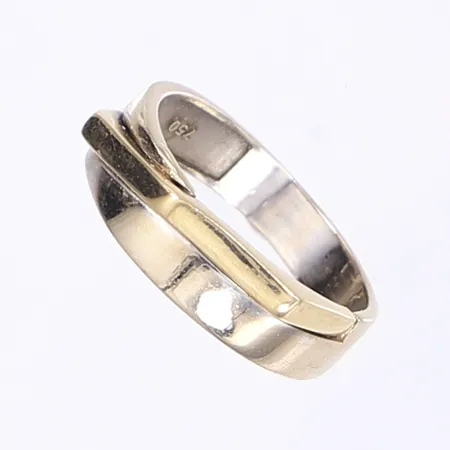 Ring, stl 18, bredd ca 4-5mm, tvåfärgad, repor, 18K Vikt: 3,9 g