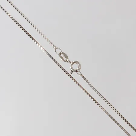 Kedja Venezia, ca 50,5cm, bredd 1mm. 925/1000 silver Vikt: 3,6 g
