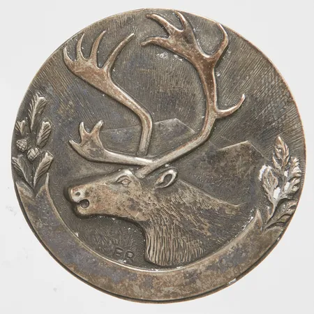 Brosch älg, Ø 38,5mm, Mema, skev nål, 830/1000 silver Vikt: 10,7 g