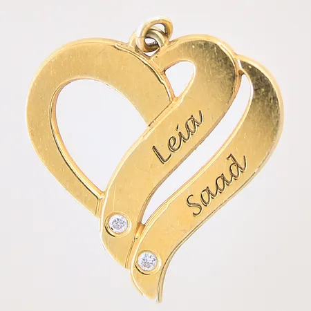 Hänge, hjärta, med diamanter 2 x ca 0,02ct, Ø22mm, gravyr, förgyllt silver 925/1000 Vikt: 2,5 g