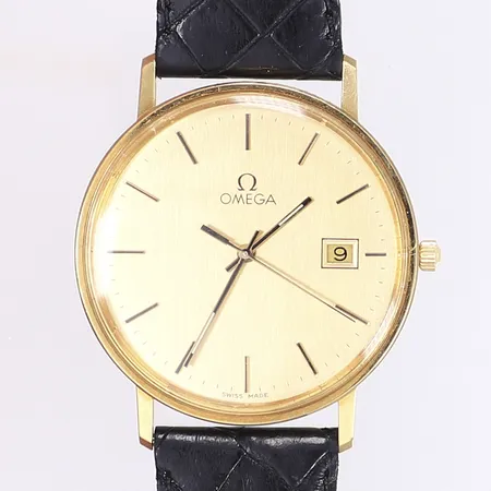 Herrur Omega, Ø33,5mm, quartz, datum, 18K i boett, läderband, spänne, box, taggar original, repig boett och glas, går ej troligen batteribyte Vikt: 0 g