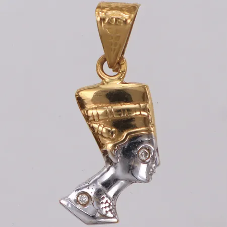 Hänge Nefertiti med diamanter 2xca0,01ct, längd 27mm, bredd 11,4mm, ihålig, tvåfärgad, ostämplad, 18K  Vikt: 2,4 g