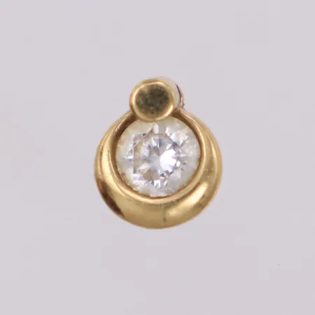 Hänge med vit sten, längd 7,4mm, bredd 6,4mm, 18K Vikt: 1,2 g