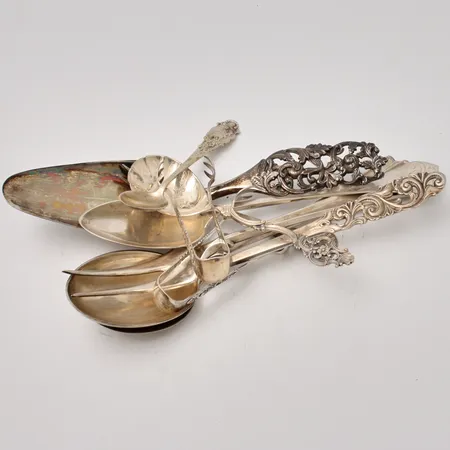 Diverse defekt silver, 830/1000, vikt 399,25g.