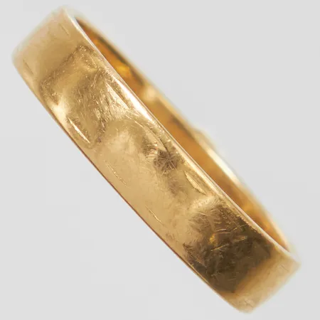 Ring med mönsterdekor, Ø16¾, bredd: 4mm, personlig gravyr, repig, 18K Vikt: 3,3 g