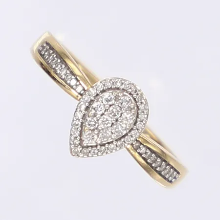 Ring med diamanter 10x ca 0,01ct, 42x ca 0,001ct, stl 16¼, bredd 2-9mm, 18K Vikt: 2,3 g