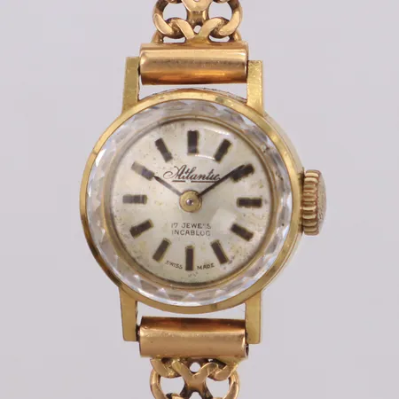 Damur, Atlantic, 18K, 16mm, manuell, boettnr 5300, smuts i urtavla, integrerad fiskbenslänk i 18K, längd på länk 19cm, inga tillbehör