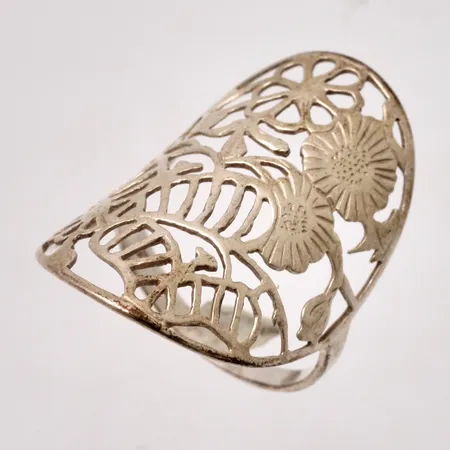 Ring i silver, stl 18, bredd 2,3-29mm, 925/1000, vikt 2,43g.