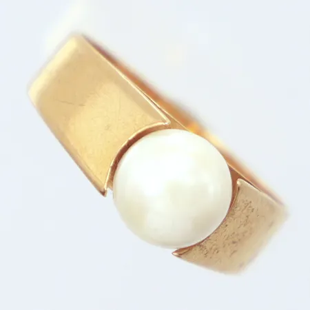 Ring, pärla Ø7,4mm, Rundström Guldsmed Jörgen, år 1978, 18K Vikt: 4,7 g