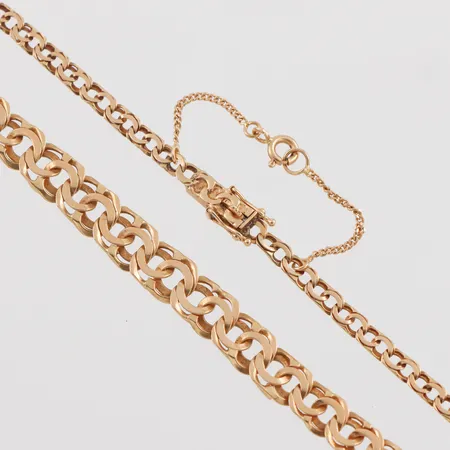 Collier Bismarck, längd ca 42 cm, bredd 3.4-7.8 mm, 18k. Vikt: 15,4 g