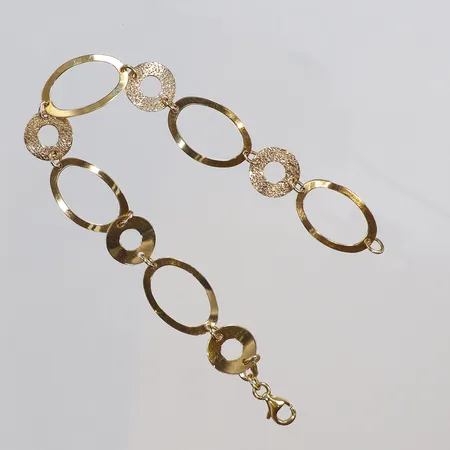 Armband, längd 17cm, bredd 5-13mm, 18K  Vikt: 6,1 g