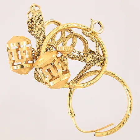 Guldsmycken, buckliga, repiga, 21K  Vikt: 8,7 g