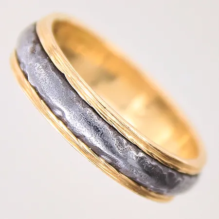 Ring, stl: 20, bredd: 5,4mm, del i silver, gravyr, 18K Vikt: 5,5 g