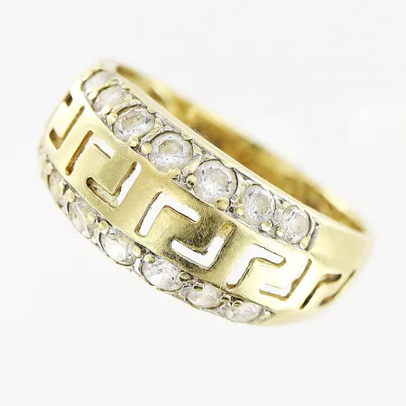 Ring med vita stenar, slitage, stl 17½, bredd 3-8,5mm, 14K Vikt: 3,5 g