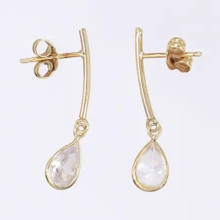 Ett par örhängen med vita stenar, höjd 24mm, 18K Vikt: 1 g