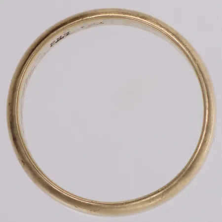 Ring, stl 18¾, bredd 5,7mm, gravyr, 14K  Vikt: 6,1 g