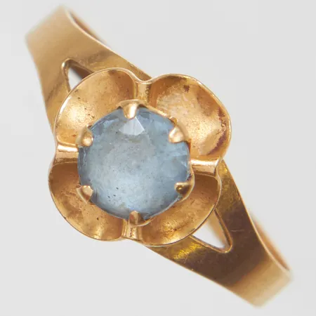 Ring med en blå syntetisk spinell, Ø17½, bredd: 2,2-9,5mm, 18K Vikt: 1,6 g