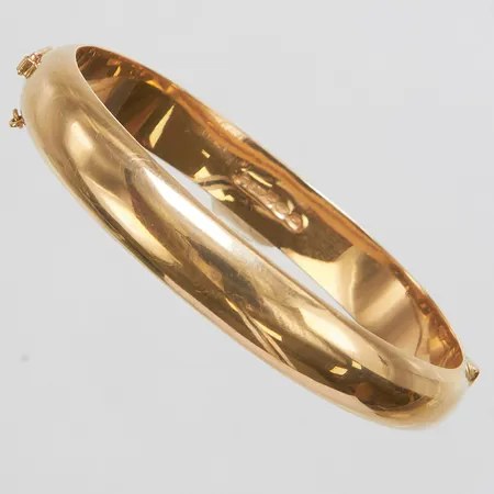 Armband, stelt, innermått: 62x52,5mm, bredd: 10mm, personlig gravyr, finska stämplar, 14K Vikt: 17,1 g