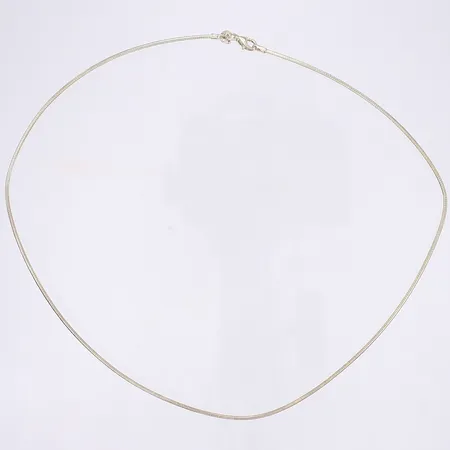 Kedja, längd 45cm, bredd 1mm, GHA, ojämn i formen/defekt, silver 925/1000 Vikt: 6,9 g