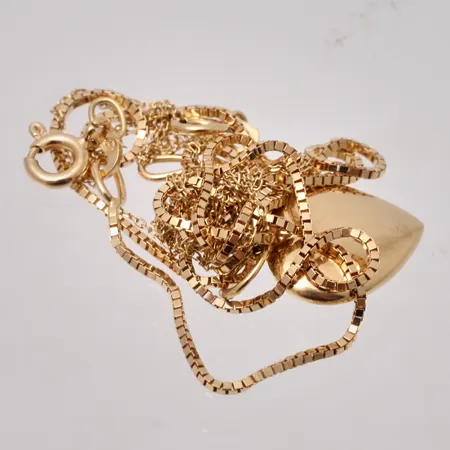 Diverse defekt guld, 18K, vikt 4g.